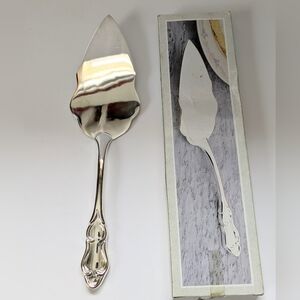 Vintage Elegance Silver Plated Cake Or Pie Server Lifter Tea Party Dessert